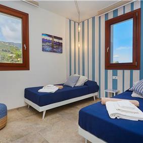 4  bedroom villa with pool, Scopello, sleeps 8